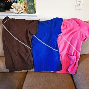 2x SB scrub tops